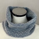 Unisex knitted soft merino lambswool light weight neck warmer wave pattern,