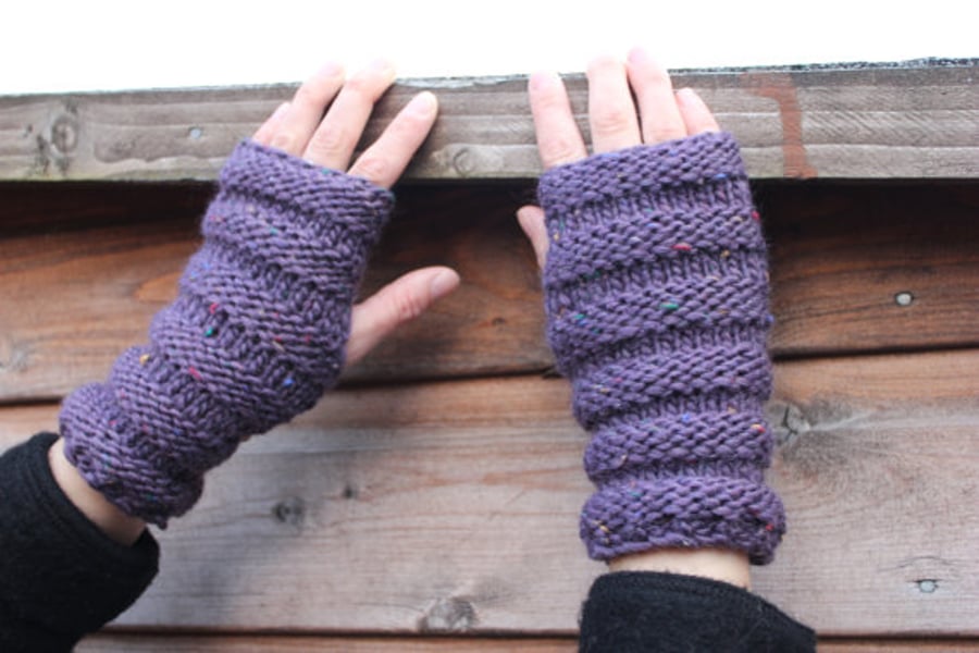 Fingerless gloves, mittens, hand warmers, gift guide for her