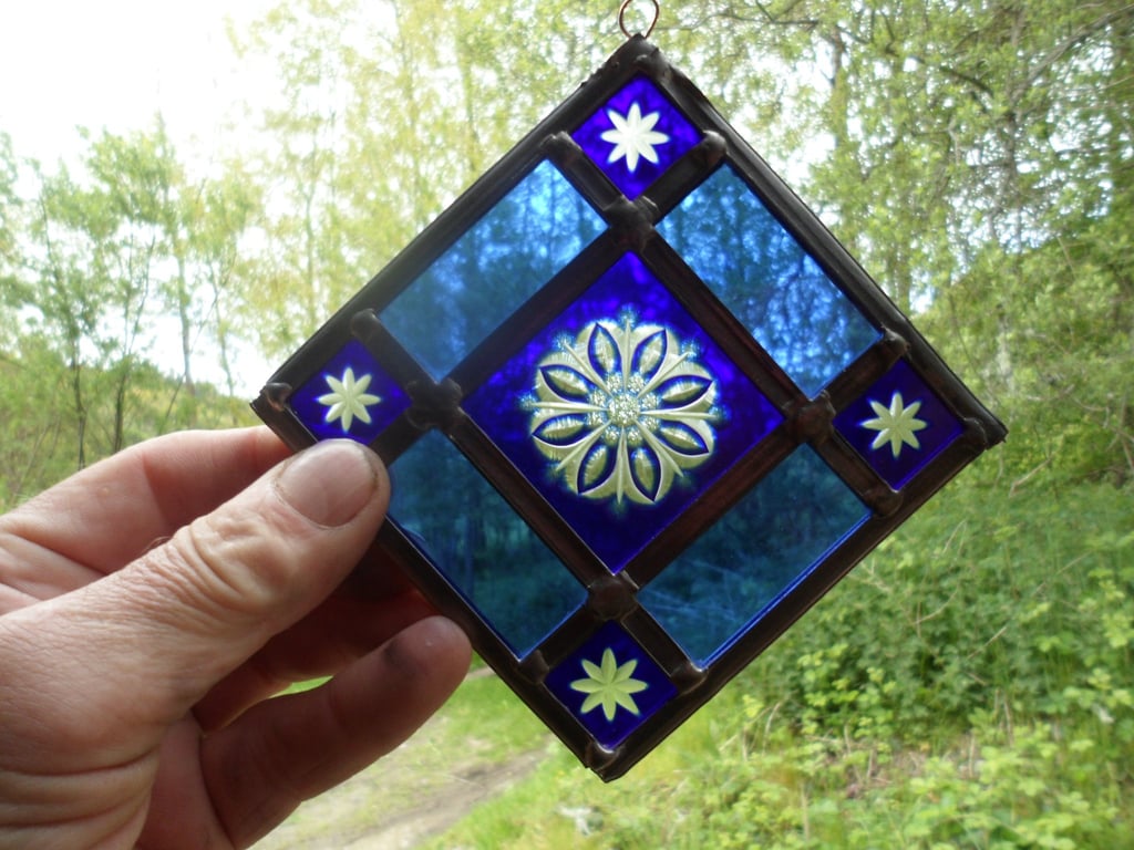 BRILLIANT CUT STAINED GLASS MOBILE SUNCATCHER