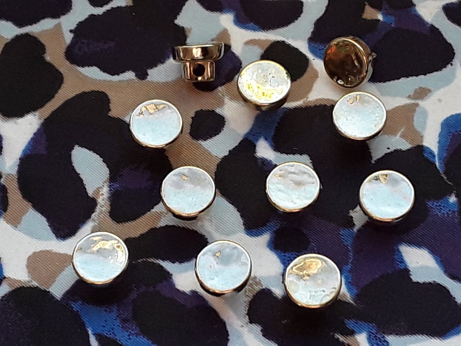 8.5mm (14L) Rippled Gold Buttons x 12