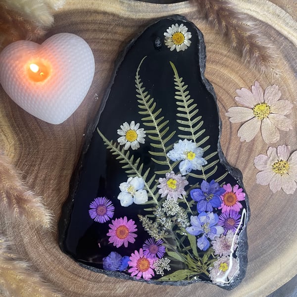 Handmade Resin Coaster with Dried Flowers, Natural Stone Shape, Unique Floral De