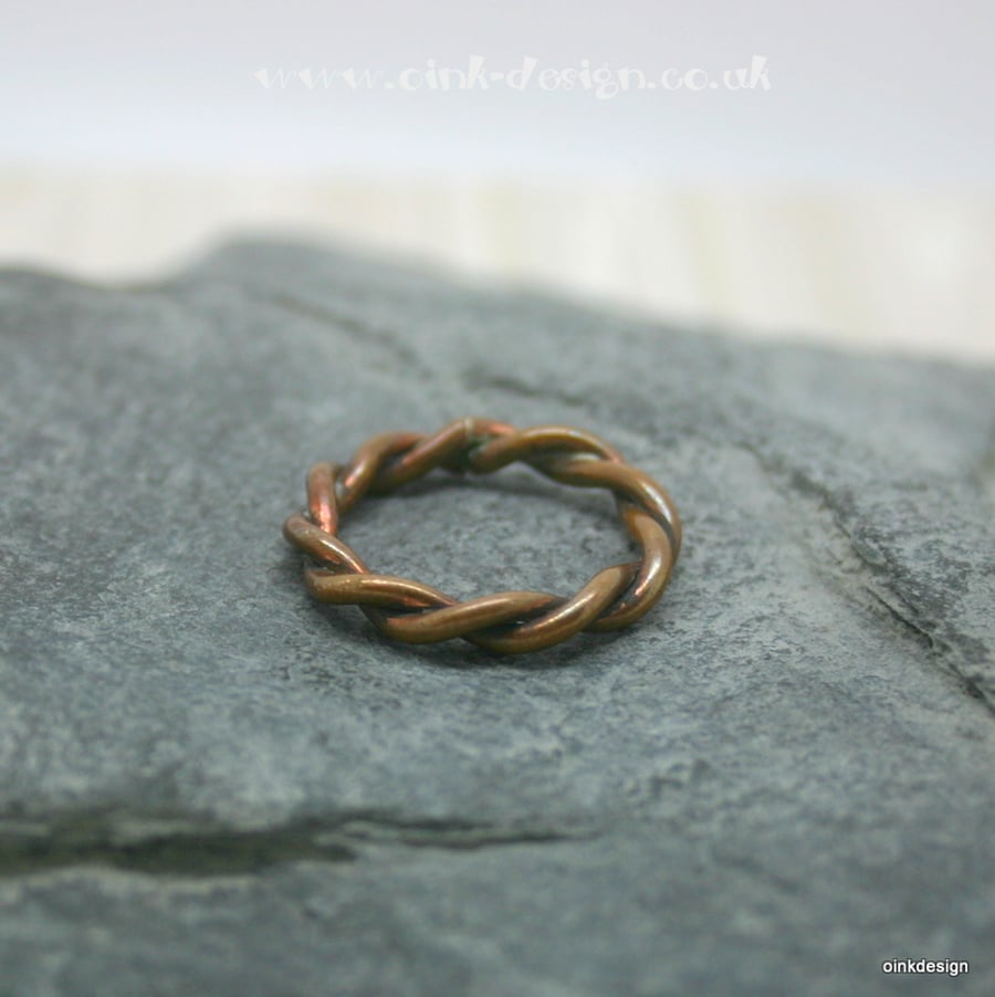 Twisted copper ring size K