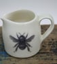 Porcelain jug with bee design - Image 2
