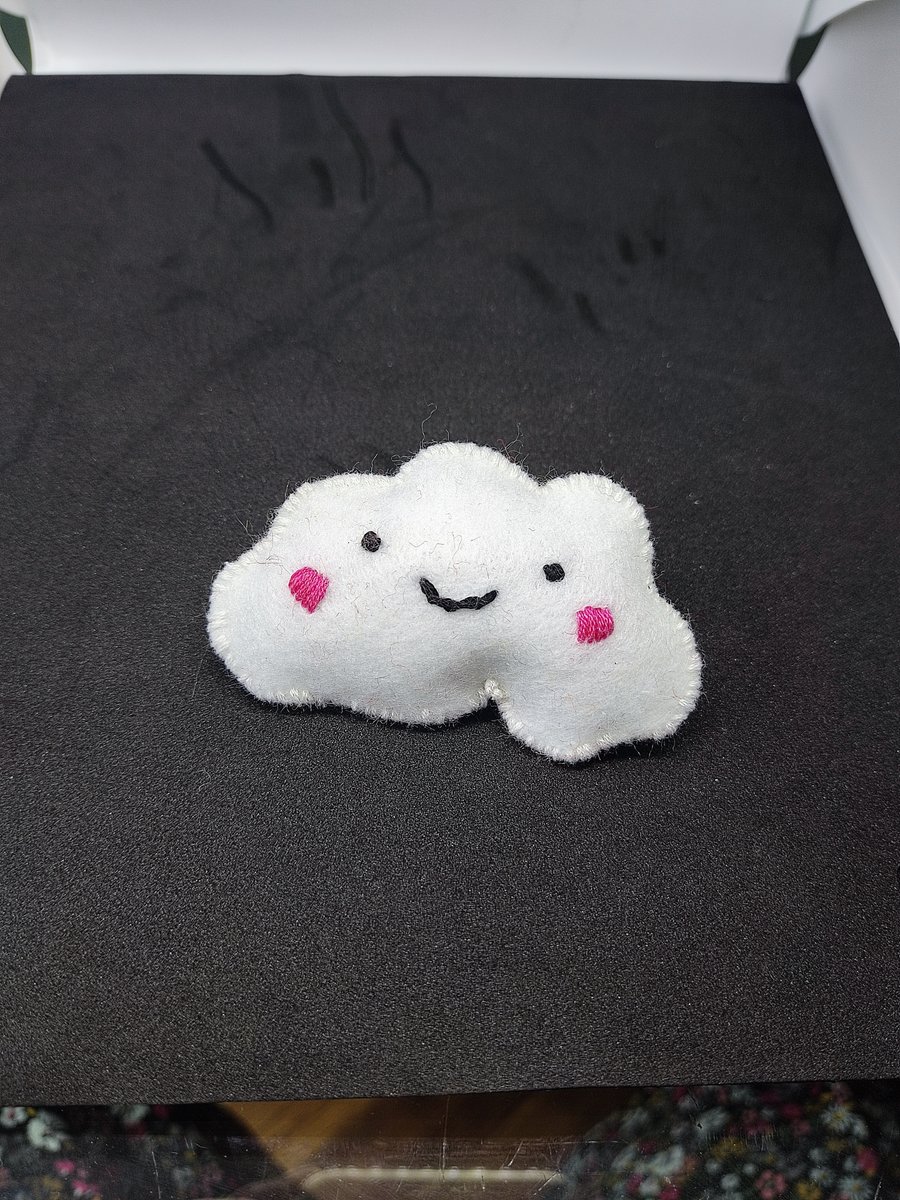 Cute felt cloud badge 
