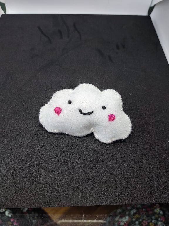 Cute felt cloud badge 