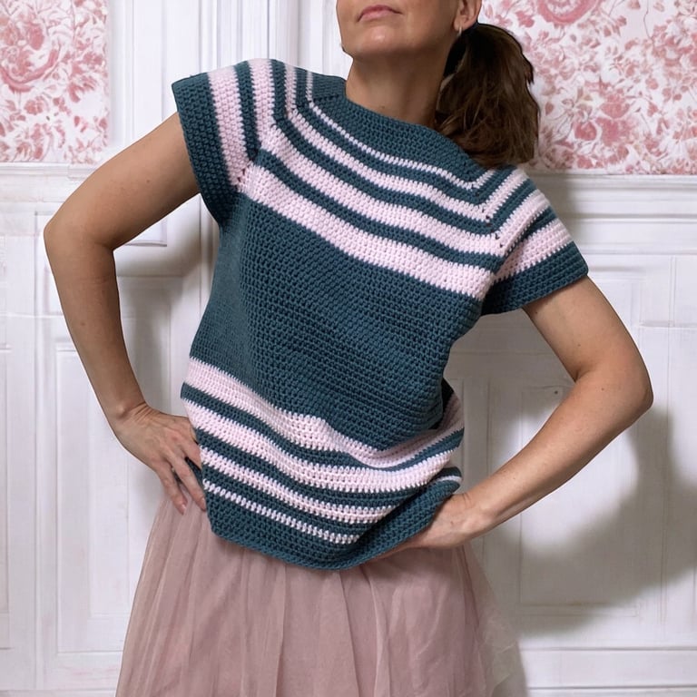 Teal Blush Crochet Top size M-L 65cm pit to pit 