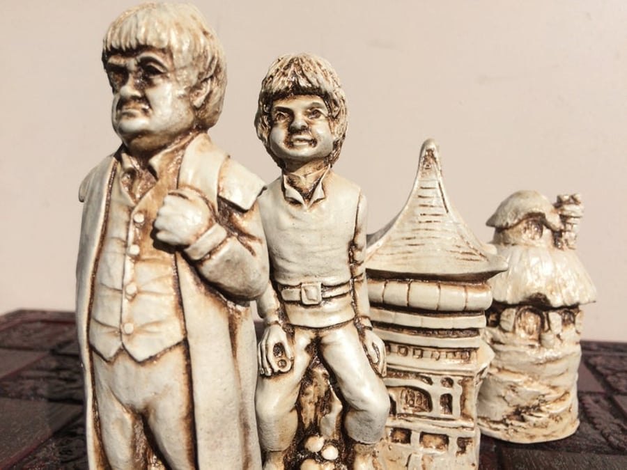 Lord Of The Rings Chess Set - Handmade LOTR themed Chess Set (Chess pieces only)