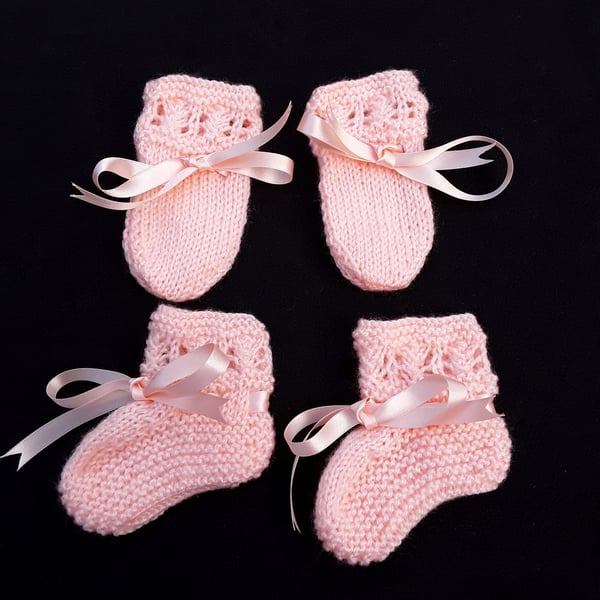 Seconds Sunday Hand knitted peach baby booties and mittens set 0 - 3 months 