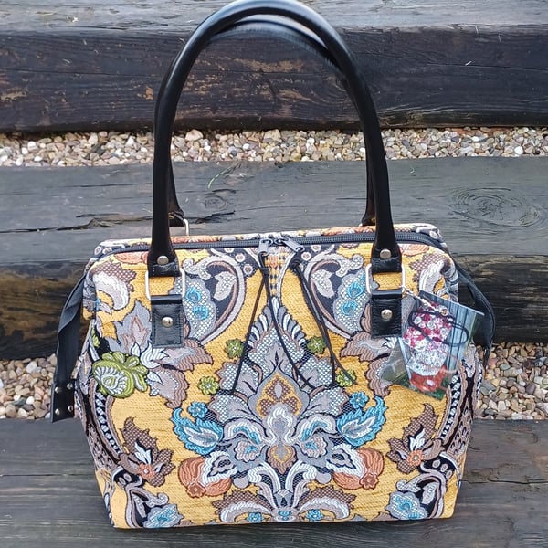  Wire frame zip top handbag gold jaquard chenille top handle handle handbag