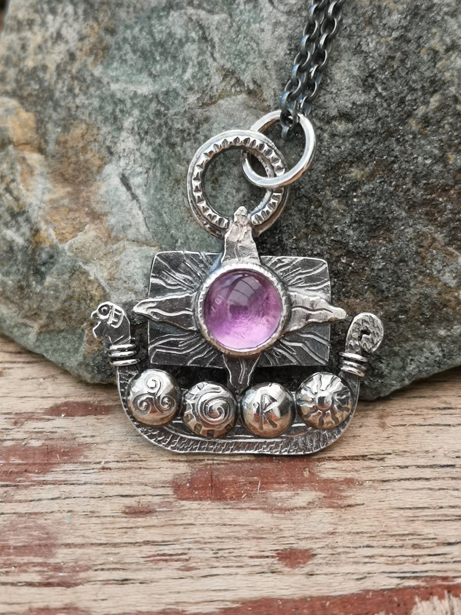 Little Viking Ship Pendant with Amethyst 