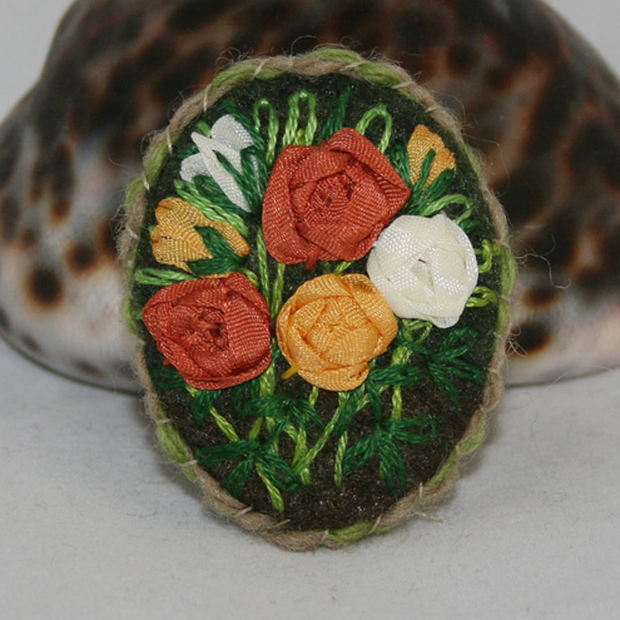 SALE - Embroidered Brooch - Golden Roses