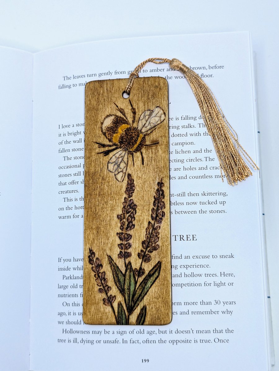  Pyrography bee and lavender wooden bookmark, gift for a bee lover 