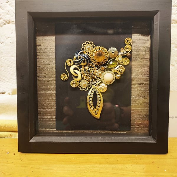 Jewellery Picture Abstract Vase Design