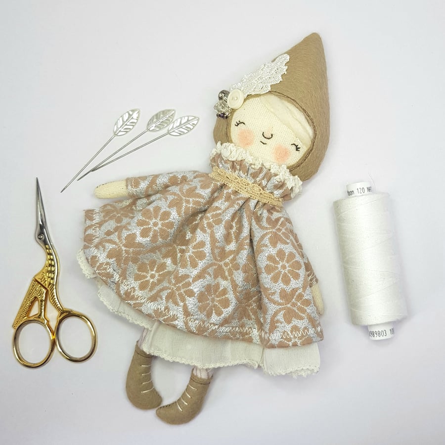 Woodland Wanderer in Beige