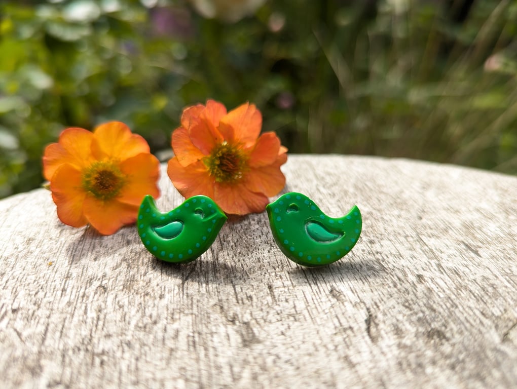 Green bird stud earrings 