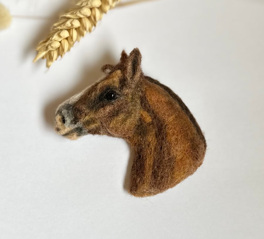 Needle felted chestnut horse brooch