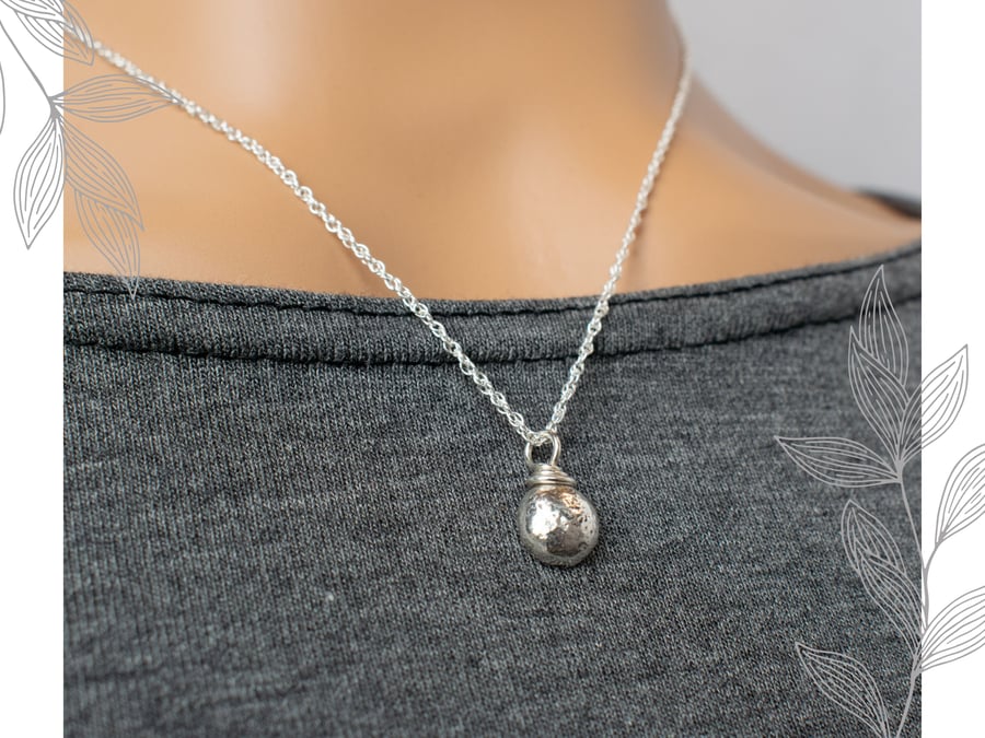 Silver Dewdrop Pendant Necklace