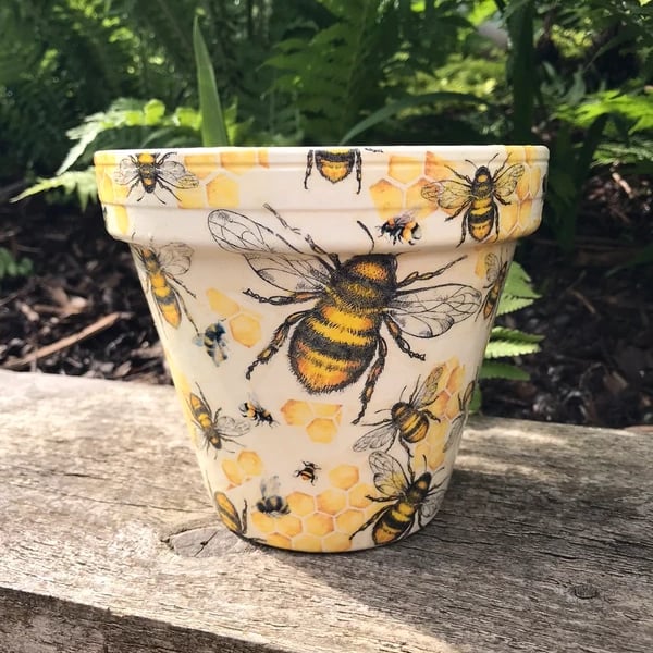 Large Handcrafted decoupaged 155mm Diameter "Bee and Honeycomb" Terracotta pot
