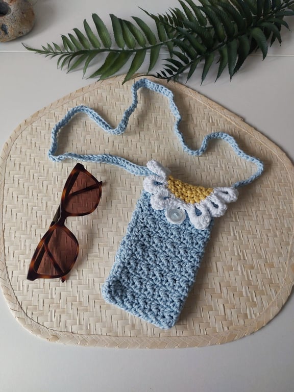 Crochet Cotton Daisy Glasses Case, Phone Case Baby Blue