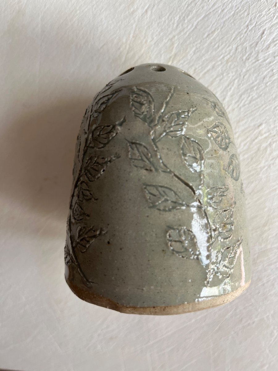 Pretty little  bud vase 