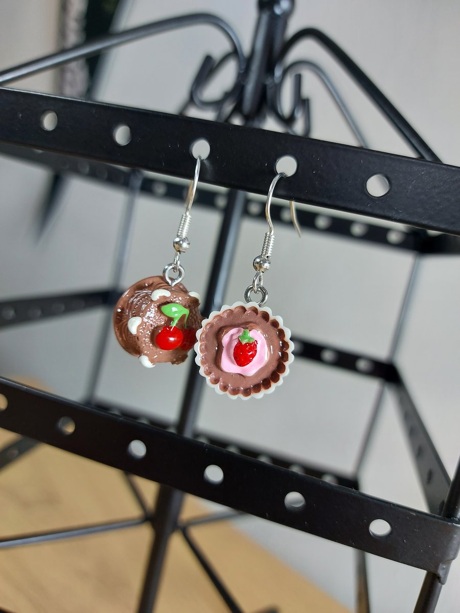 chocolate cake earrings 