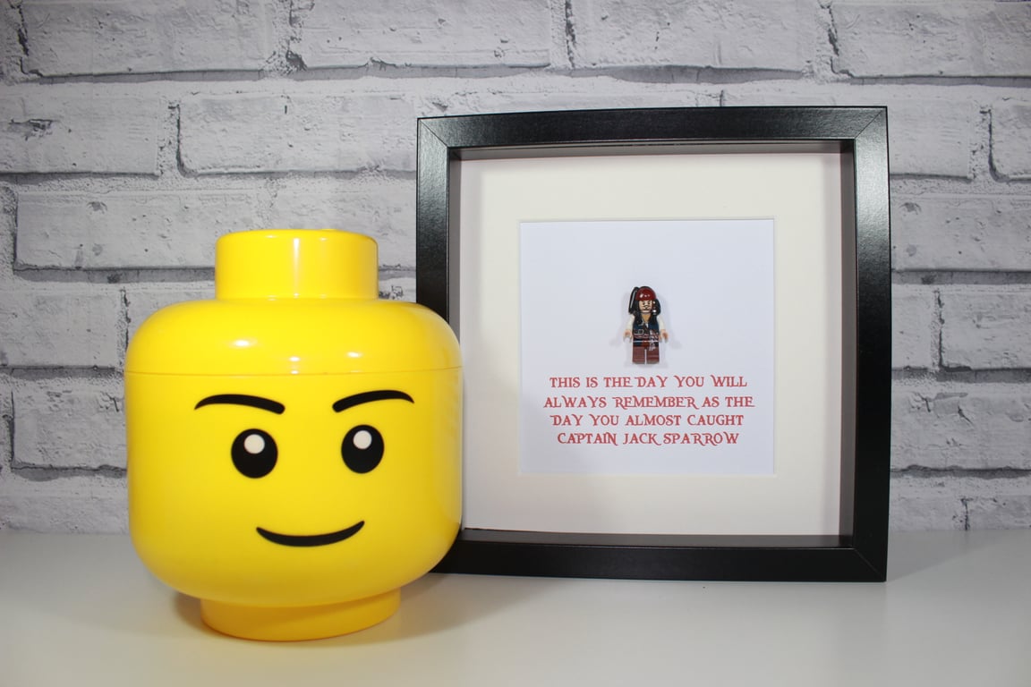 JACK SPARROW - FRAMED LEGO MINIFIGURE - PIRATES OF THE CARIBBEAN - JOHNNY DEPP