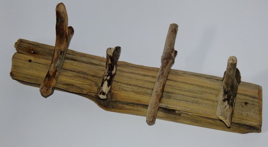  Key rack or holder with four wooden hooks for car, shed, garage, beach hut keys
