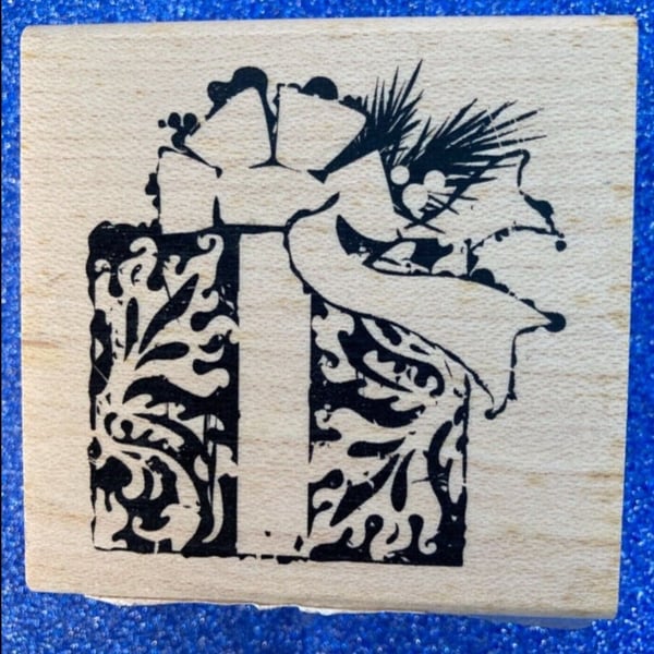 Inkadinkado Ornate Gift Rubber Stamp 6x6cm Christmas Wood Mounted (98263LL)