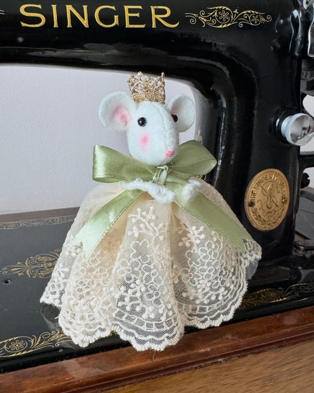 Heirloom Felt Mouse Wearing Vintage Lace Dress
