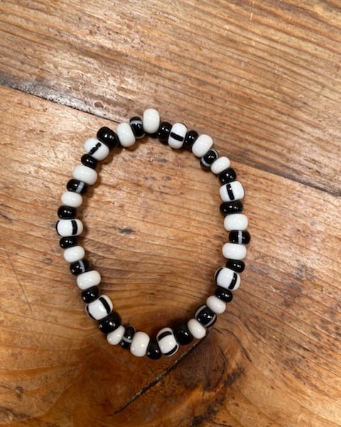 Black and White Bracelet (511)