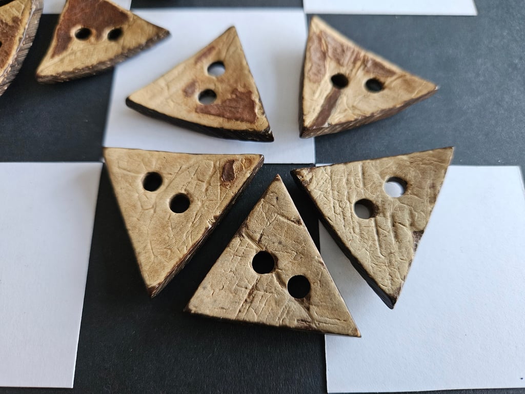 33mm Real Coconut LAST 10 Tri sided buttons x 5 buttons