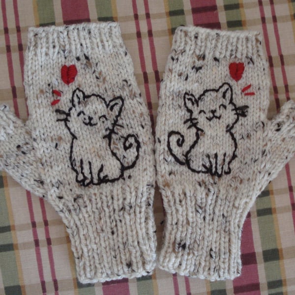 Hand Knitted Cream Tweed Gloves With Embroidered Cat And Red Heart (J195)