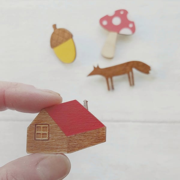 Cabin Brooch, Wooden House Pin, Wooden Cabin, Wilderness Pin, Great Outdoors