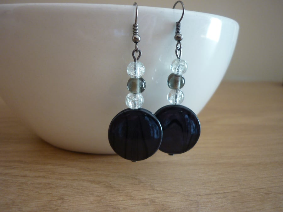 CHARCOAL GREY AND CRYSTAL MOTHER OF PEARL EARRINGS. 