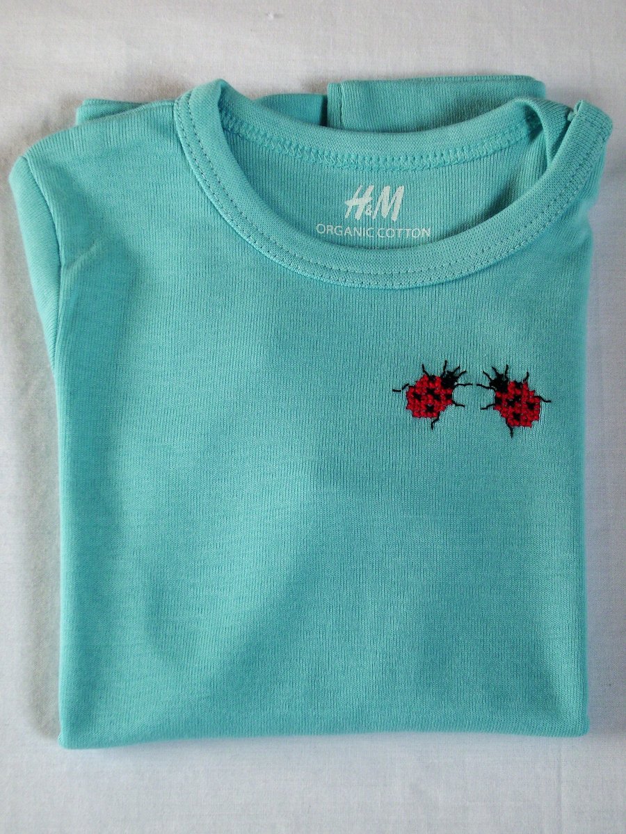ladybird T-shirt Age 9-12 months