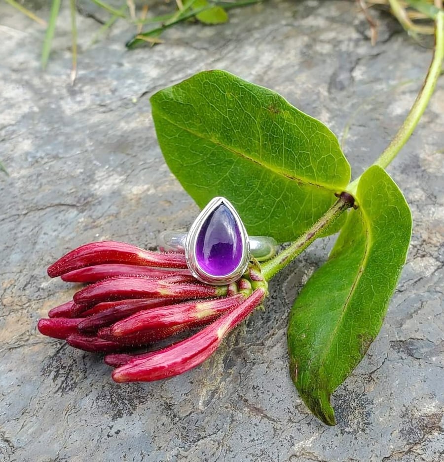 Amethyst Ring Size small M