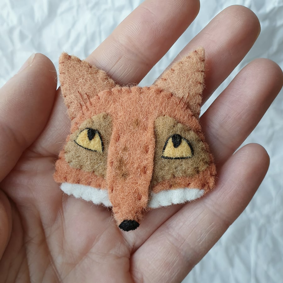 Felt Fox Pin Brooch Badge - Eye Roll
