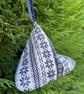 4 mixed Christmas place markers or gift holders for little gifts.  - Image 7