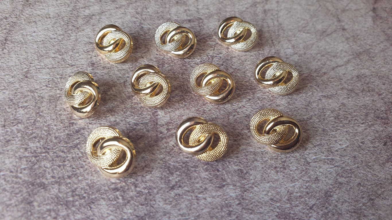 18mm 28L figure 8 button Gold Light weight