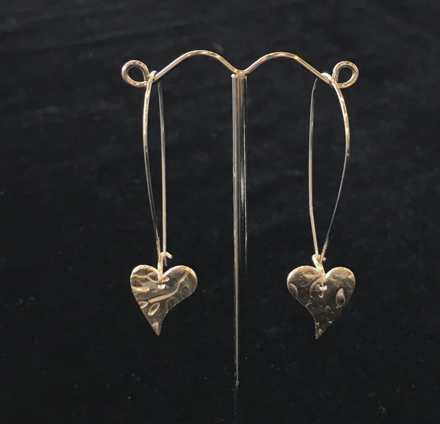 Curvy heart earrings