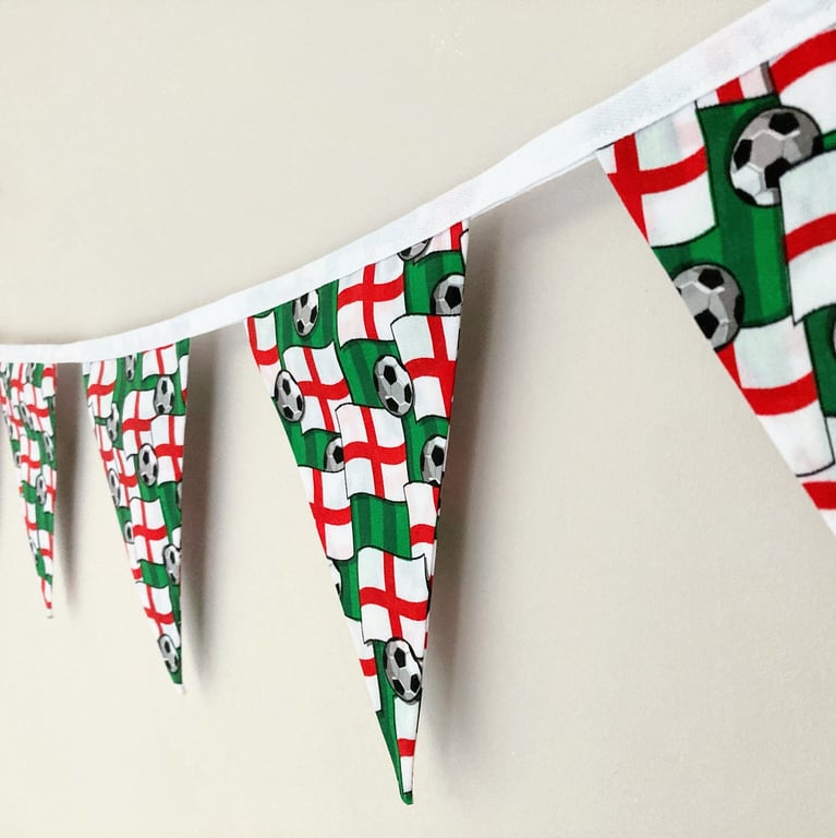 Football themed bunting. 10 England flags. Double sided cotton fabric. 2 meters.