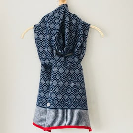 Soft merino lambswool Scandi scarf in indigo blue and natural white