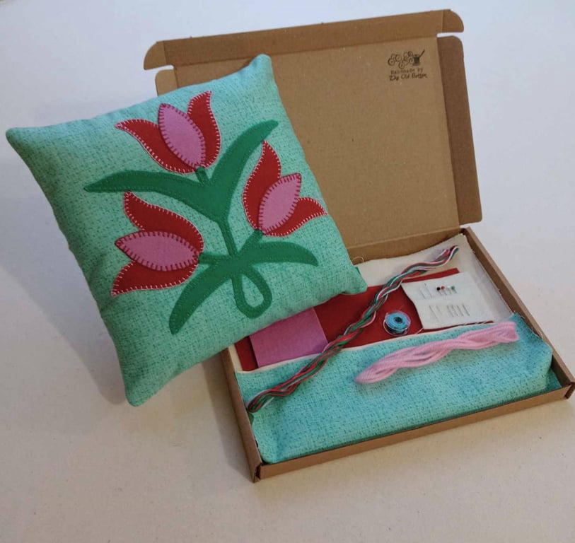 Tulip sewing craft kit - hand applique mini quilt picture or cushion