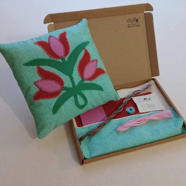 Tulip sewing craft kit - hand applique mini quilt picture or cushion