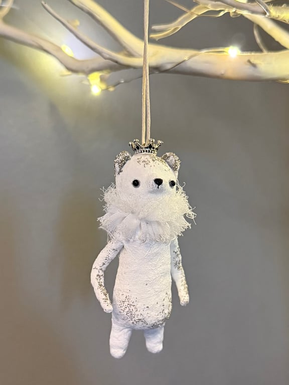 Spun Cotton Christmas Polar Bear Queen 1