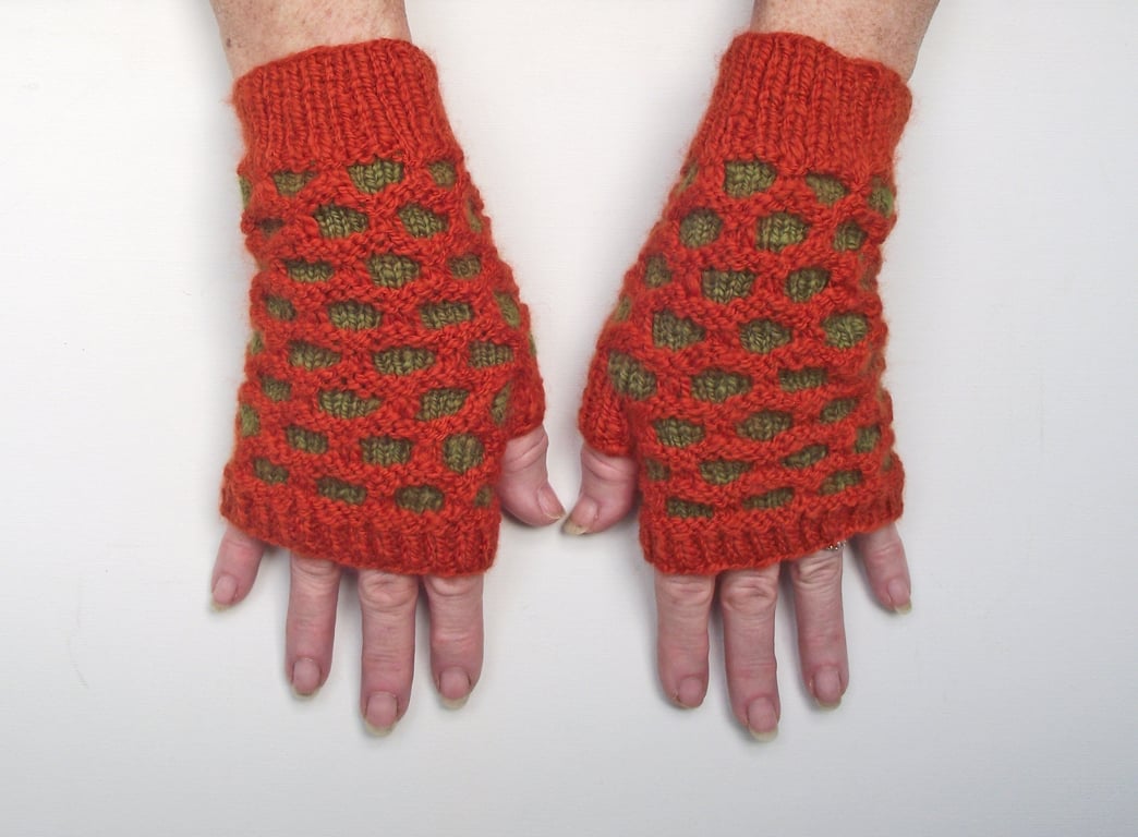Fingerless Texting Gloves, Wristwarmers or Mitts, Handspun Rust and Green Merino