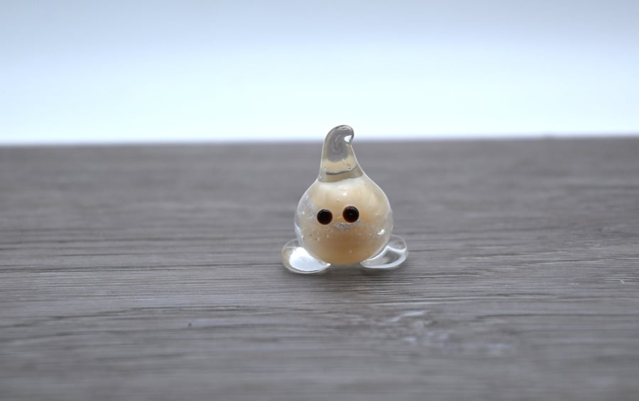 small glass wisp keepsake figure