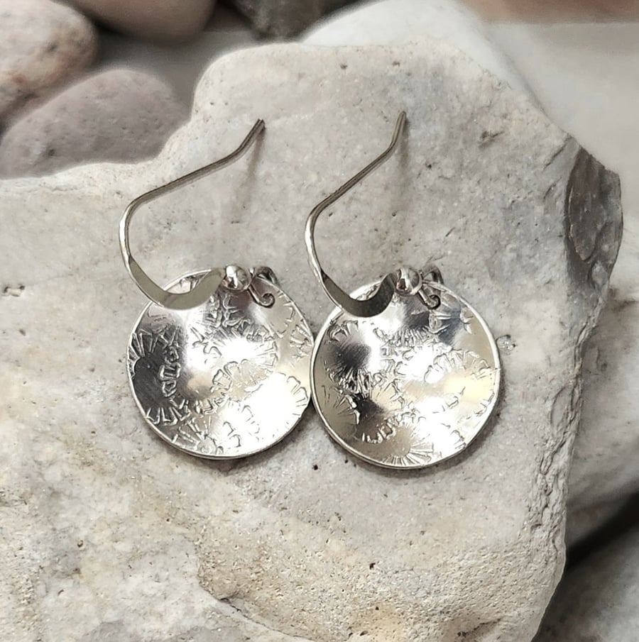 Disc earrings in sterling silver