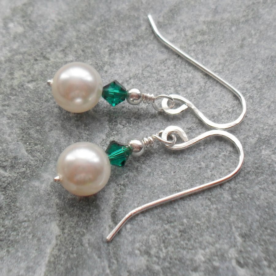  Pearl Earrings With Swarovski Elements Emerald Green