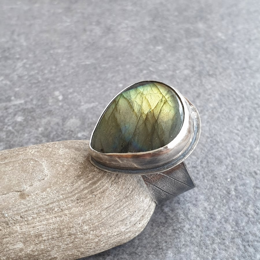 Labradorite statement ring, Leaf pattern, Ring size Q